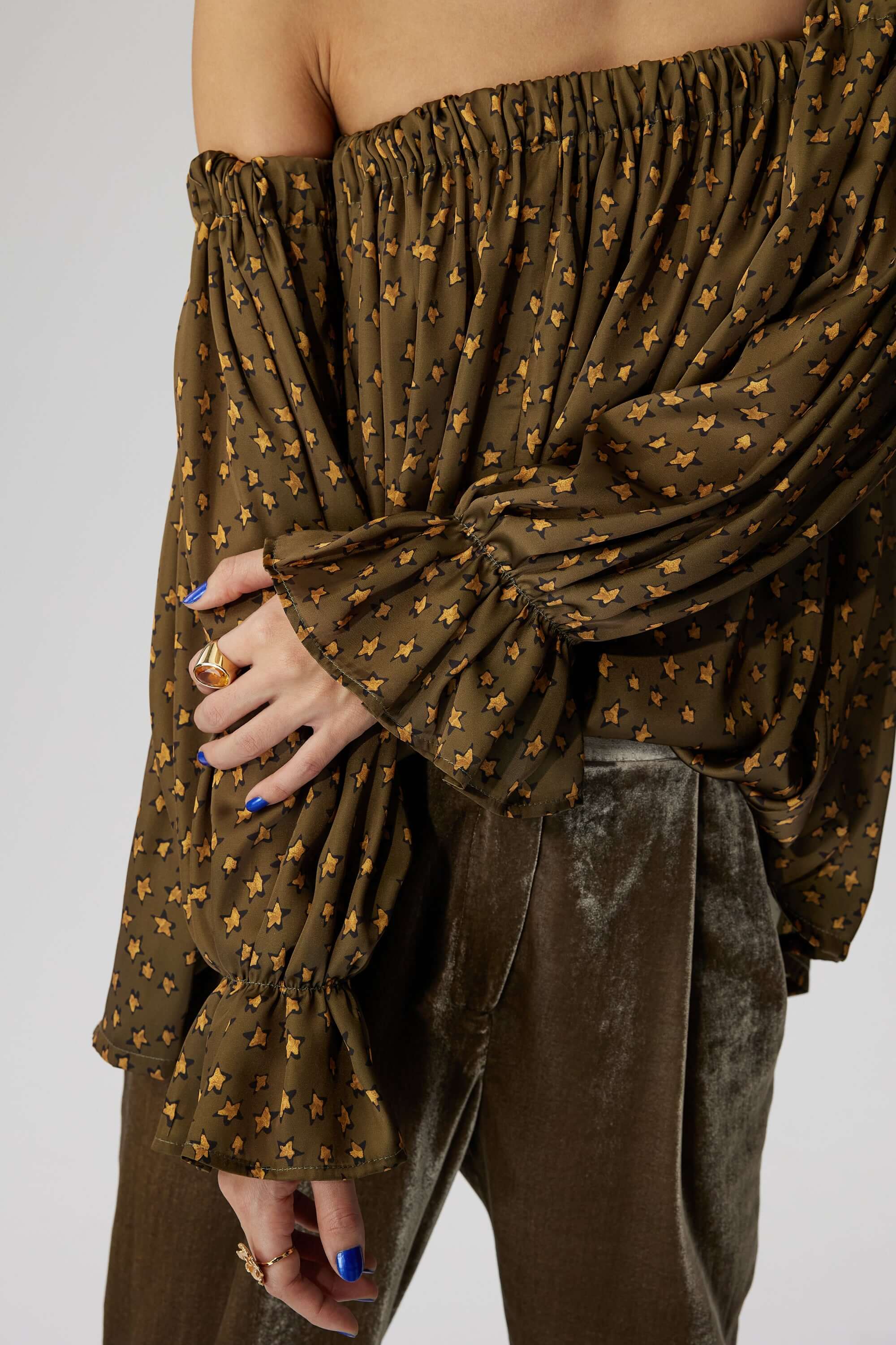 Penelope blouse in bark Messy Stars print
