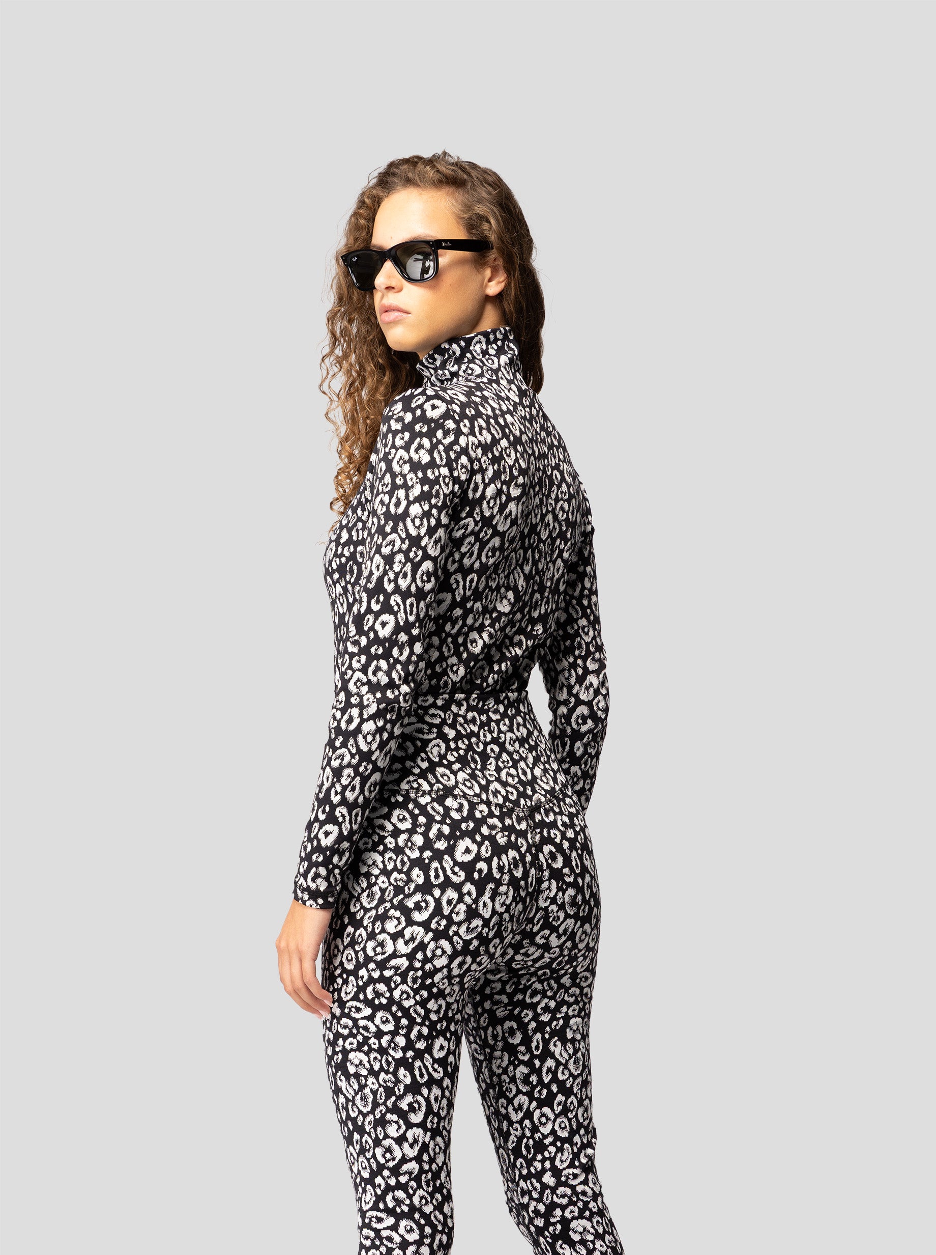 Socco undershirt in black & white Leopard jersey