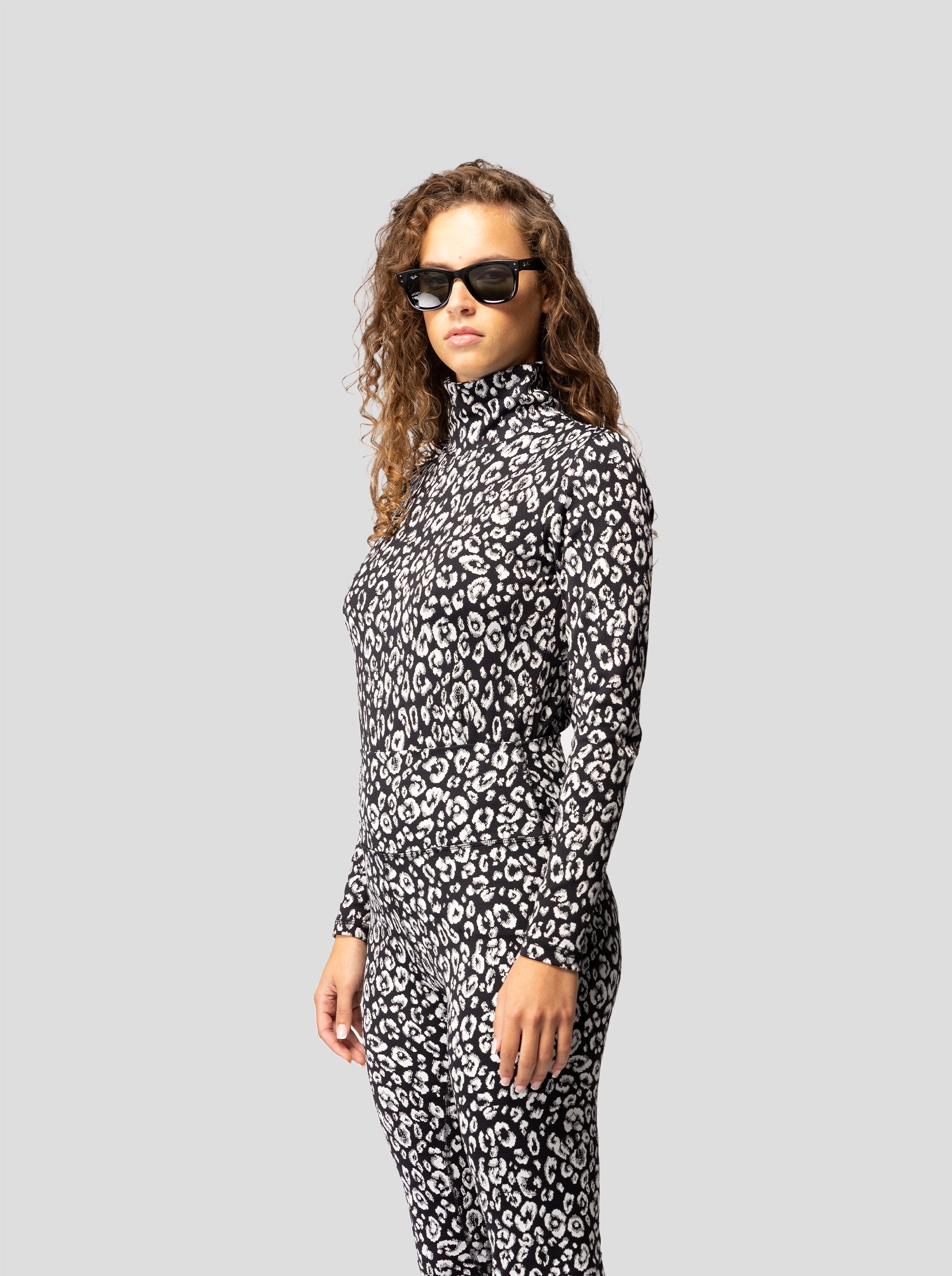 Socco undershirt in black & white Leopard jersey