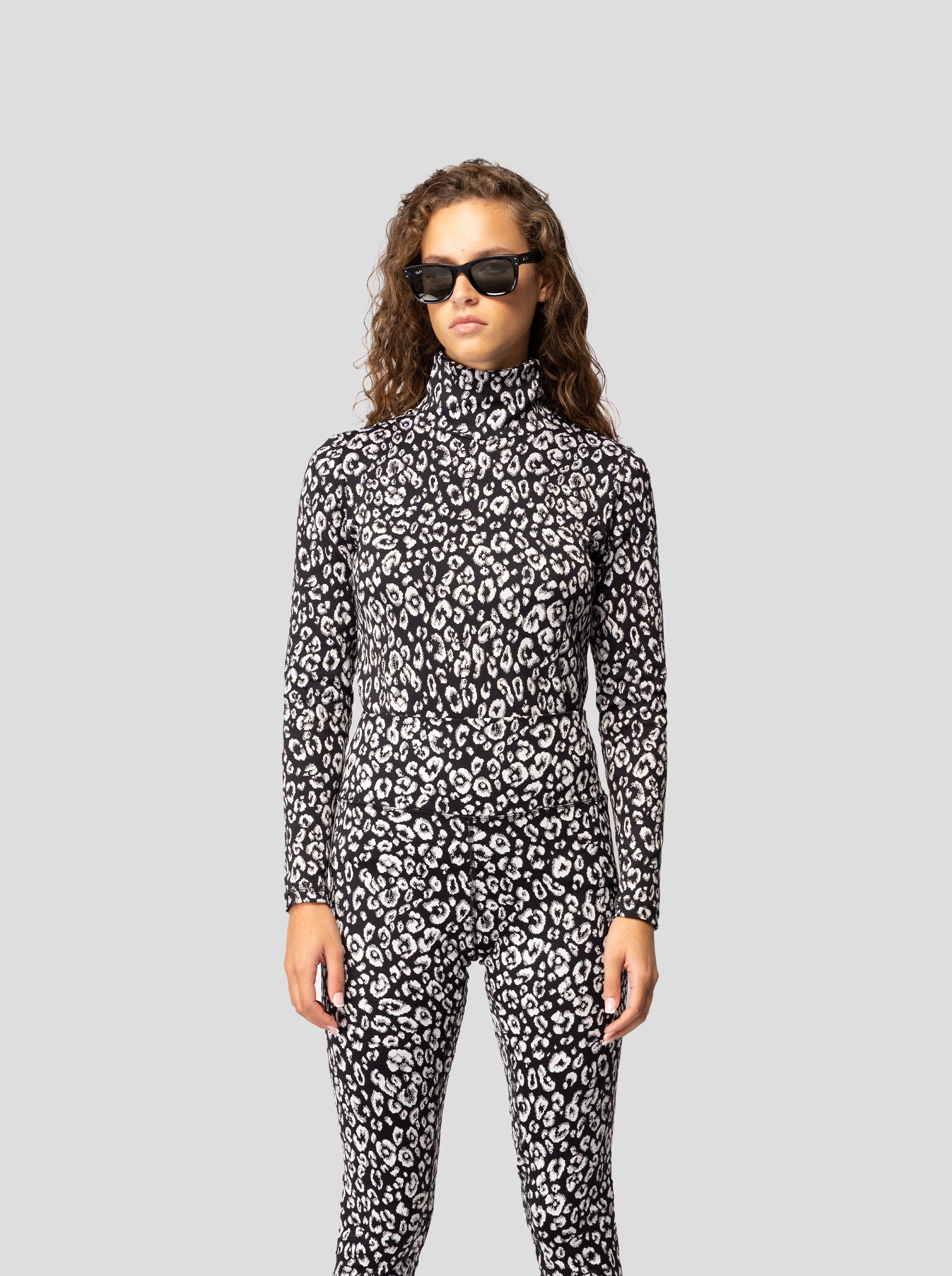 Socco undershirt in black & white Leopard jersey