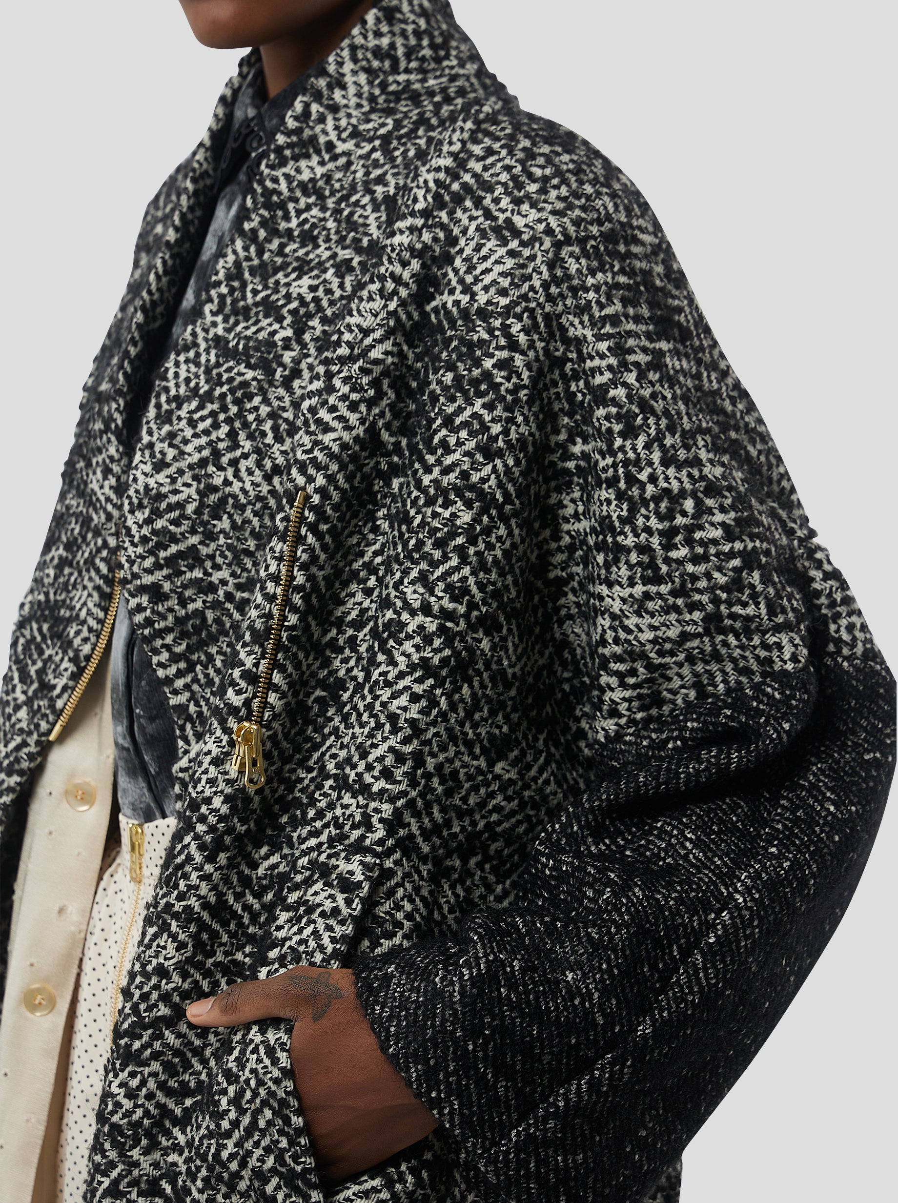 Eren coat in speckled grandfather-style wool