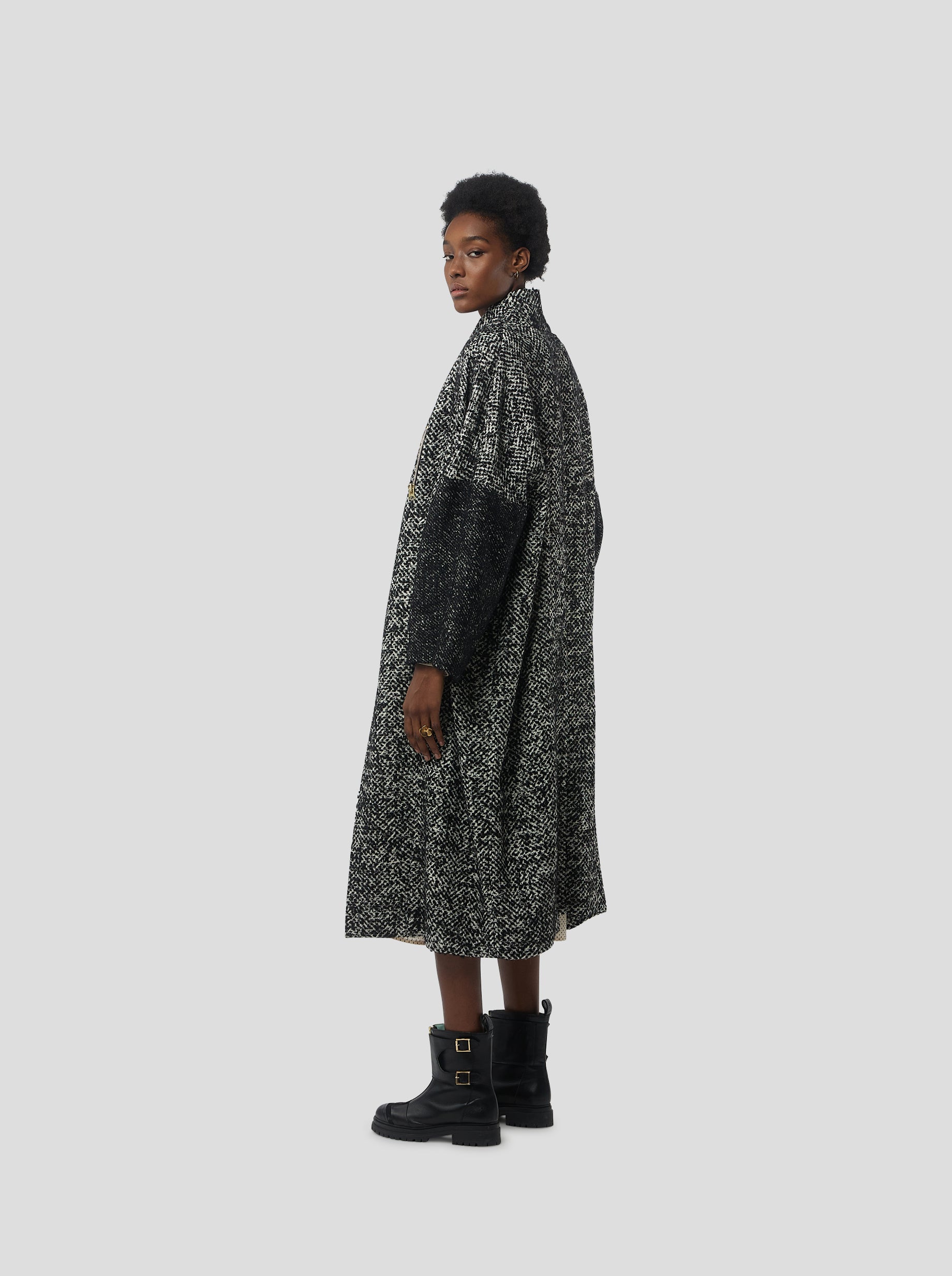 Eren coat in speckled grandfather-style wool
