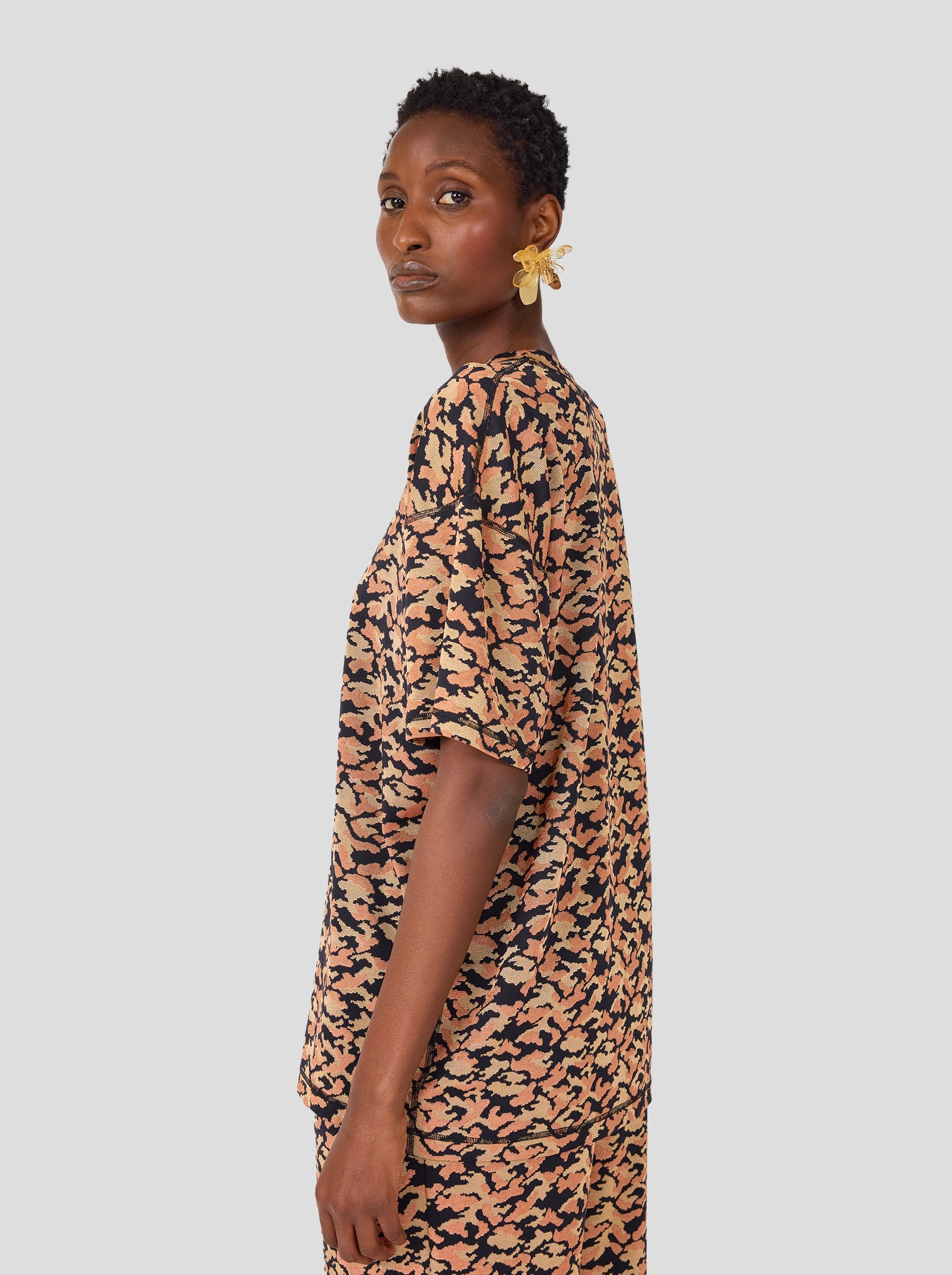 Dede T-shirt in Feline knit