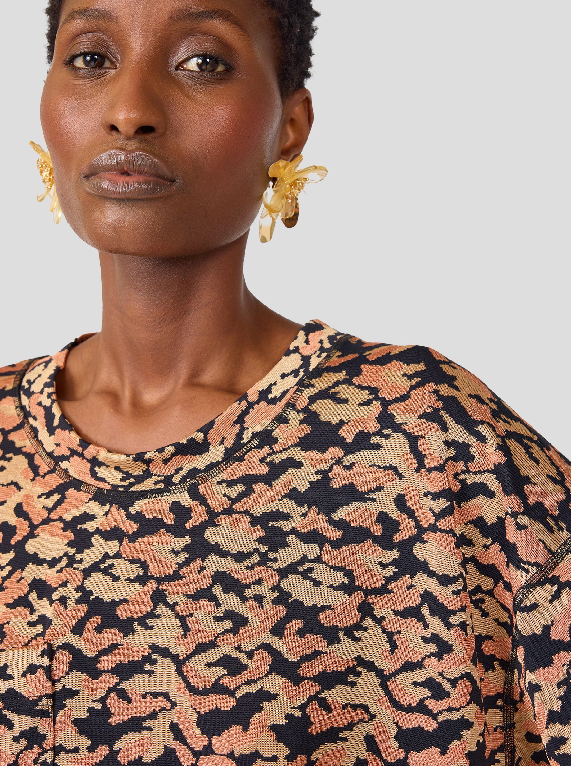 Dede T-shirt in Feline knit
