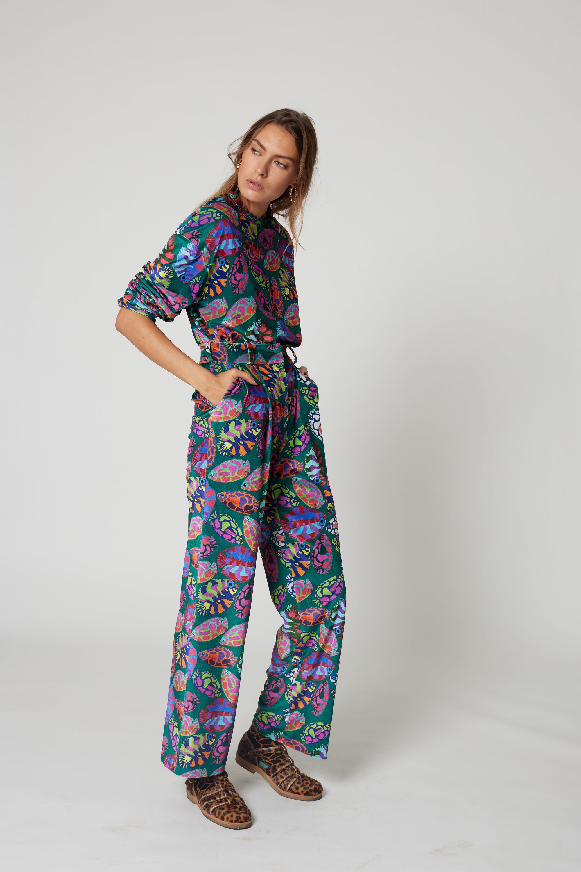 Moor pants in velvet Gourami print