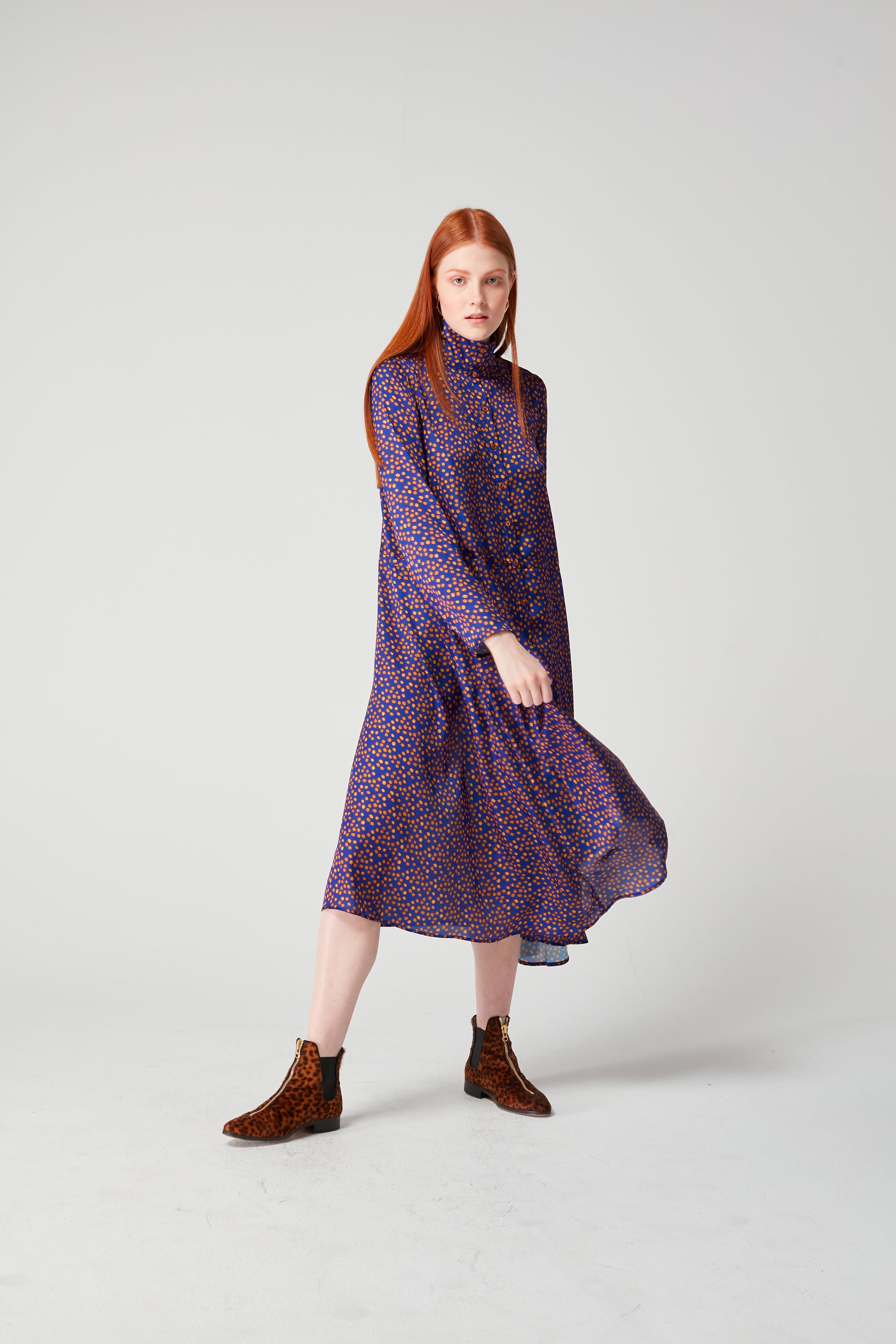 Java dress in navy blue Messy Dots