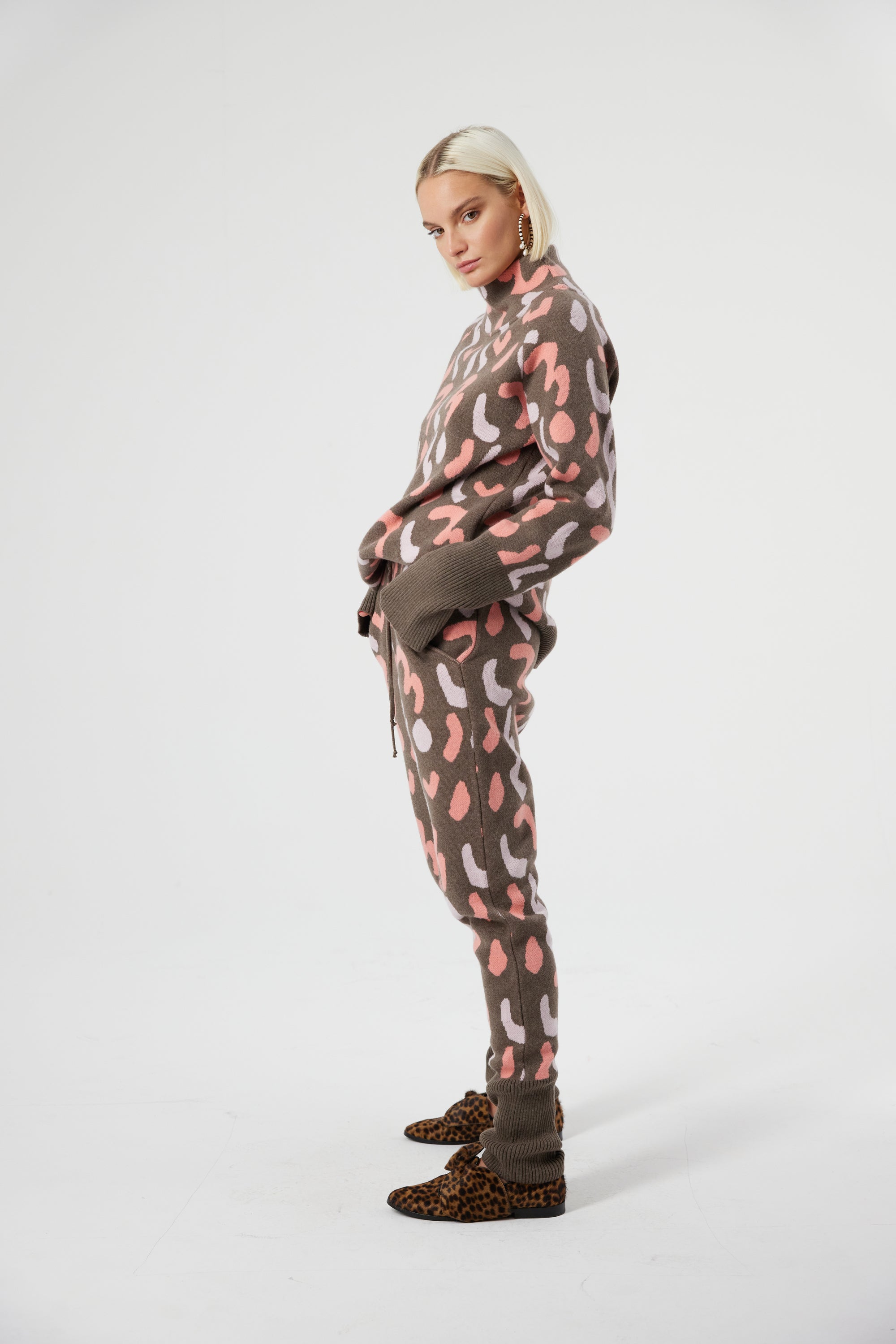 Noah pants in Tag cashmere