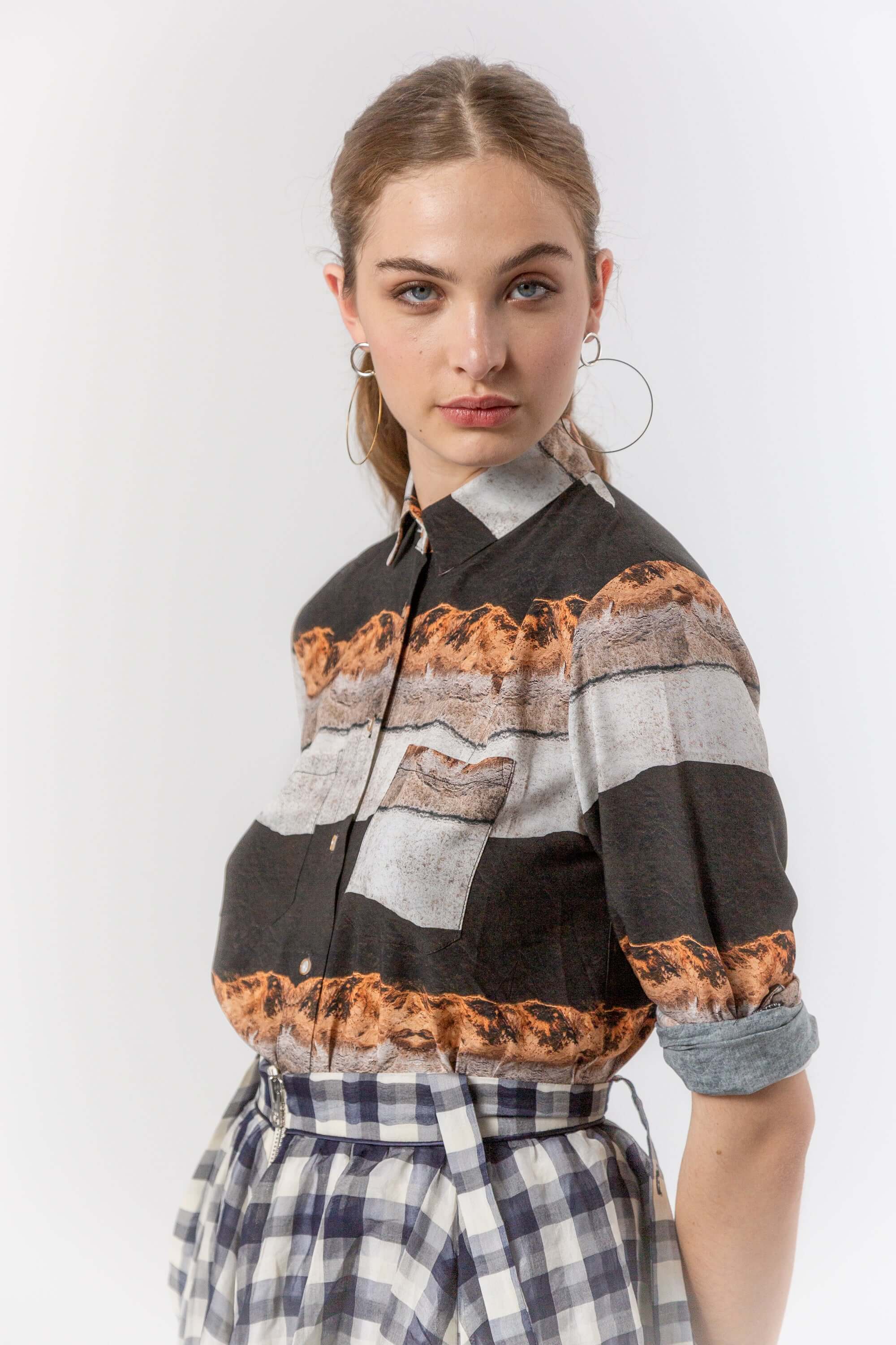 Dori shirt in stone print