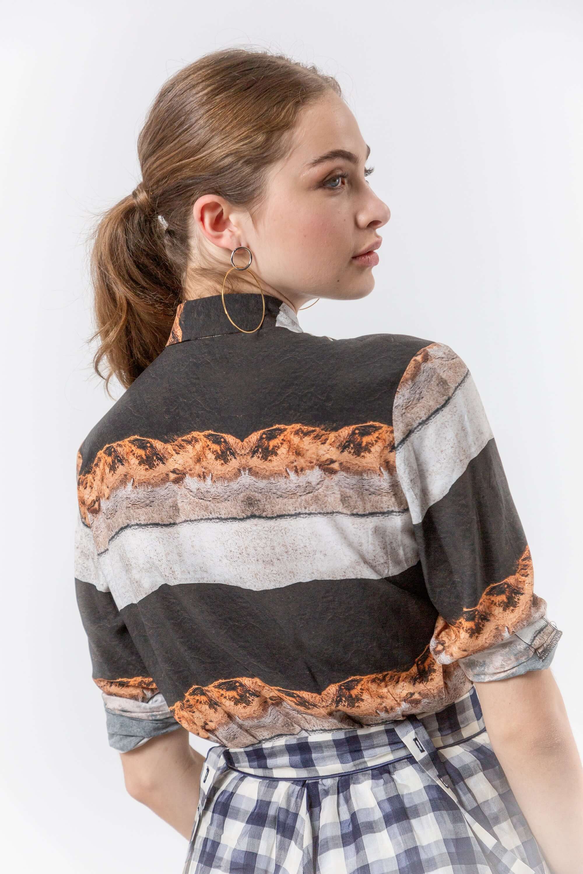 Dori shirt in stone print