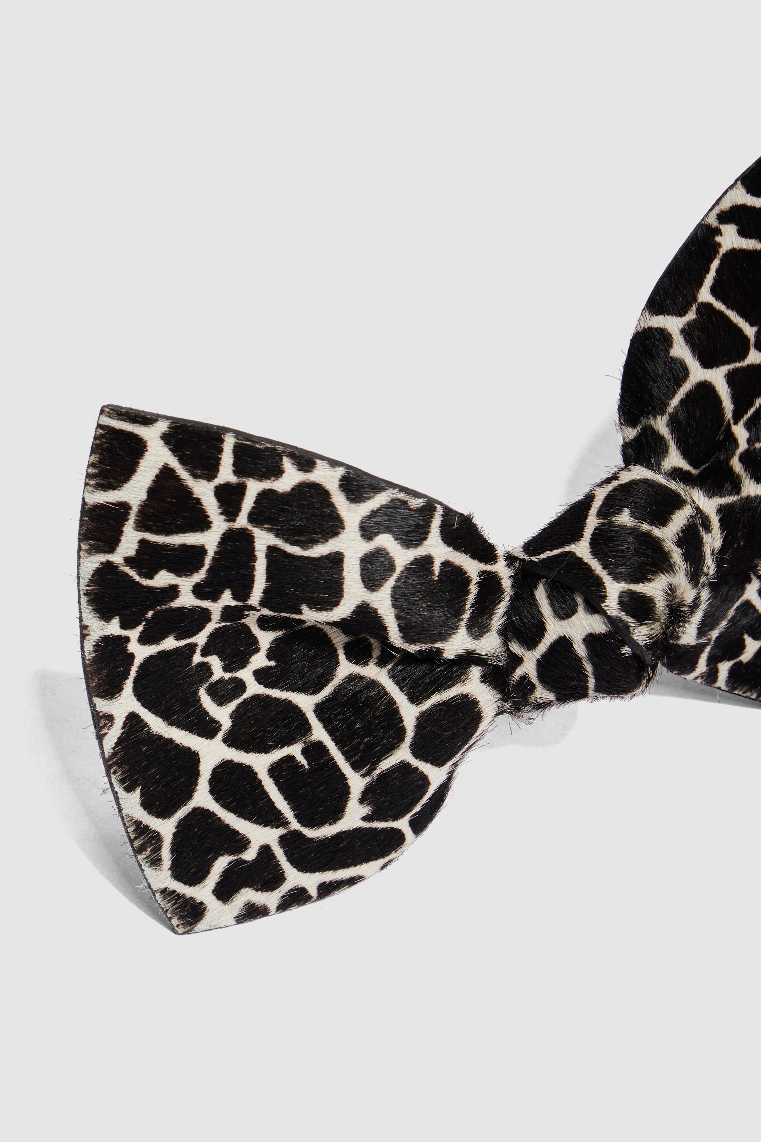 Petite barette en cuir imprimé girafe blanc